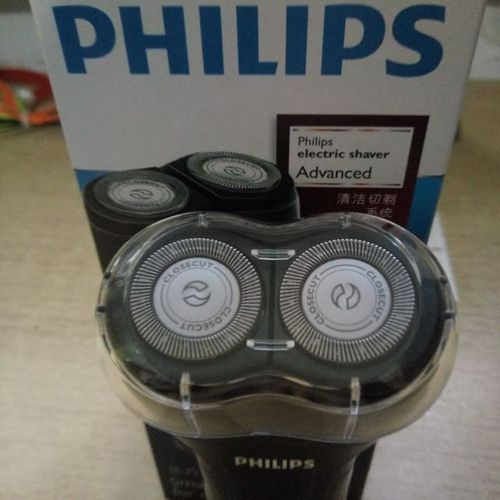 飞利浦(philips) usb无绳充电式 双刀头 电动剃须刀 pq226