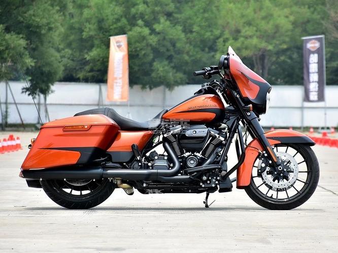 不止于bagger 试驾2019款哈雷大道滑翔定制