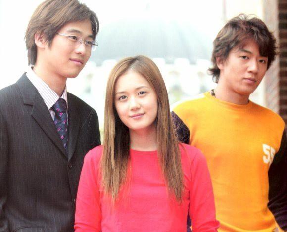 2002《开朗少女成功记》2002《红豆女之恋》(是金来沅和张赫啊啊啊
