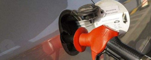 汽车油箱通气孔在哪里图片油箱进气孔勤清理好处多