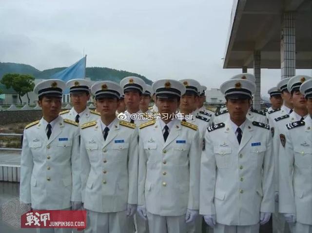 浅谈解放军87式海军白常服