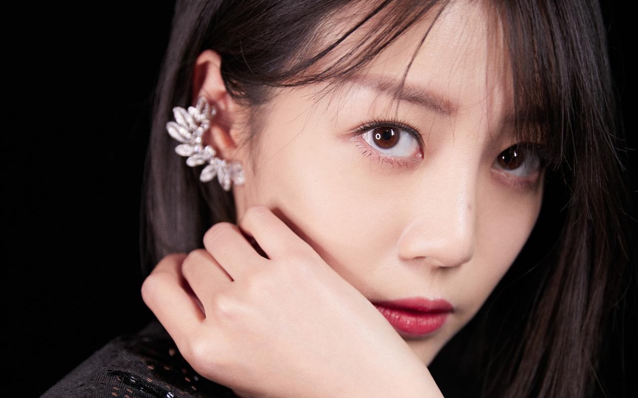 李溪芮魅力性感写真高清桌面壁纸