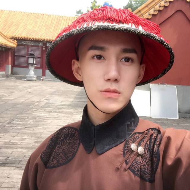 王一哲《延禧攻略》杀青 演绎谋权舵势"福康安"