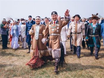 萨哈(雅库特)共和国举办"恩萨赫"节庆祝活动