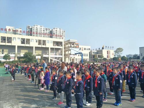 成都市新都区繁江小学开展消防演练保平安