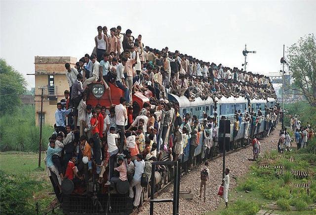 印度人眼中的中国火车反到成了超载的代名词网友真是无语了