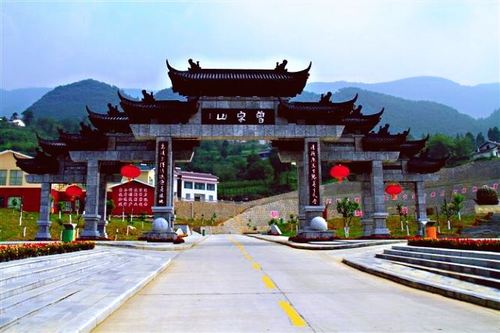 曾家山景区景区旅游攻略 之景点1(1/共13页)