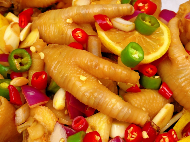 分享网红酸辣柠檬鸡爪的做法,越啃越上瘾,做法简单,试