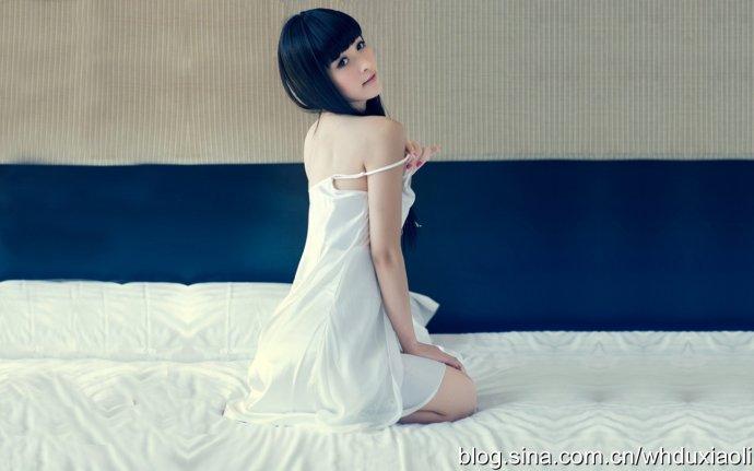 美女模特何静写真【14p】
