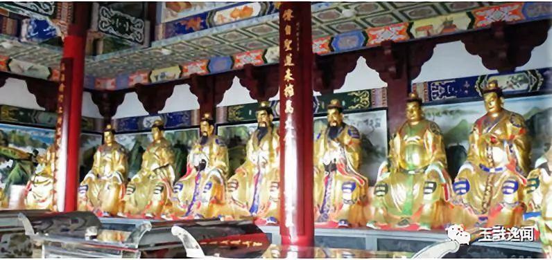 图 石竹山何氏九仙神像九仙飞升之后,回到大罗天玉京山清微境,得到