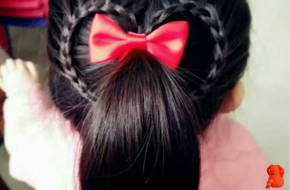 看到孩子被幼儿园老师扎的头发宝妈心疼极了老师那你剪短发