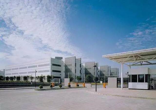 万科租金连遭富士康员工质疑 城市不该只高高在上逐利