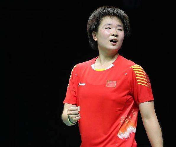 国羽女单连续五届世锦赛无缘冠军 何冰娇1-2马林