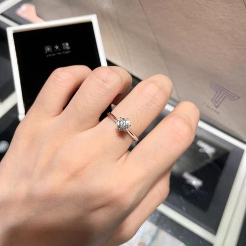 周大福50分钻戒 六爪经典款_钻戒_周大福怎么样_上饶吾悦广场攻略