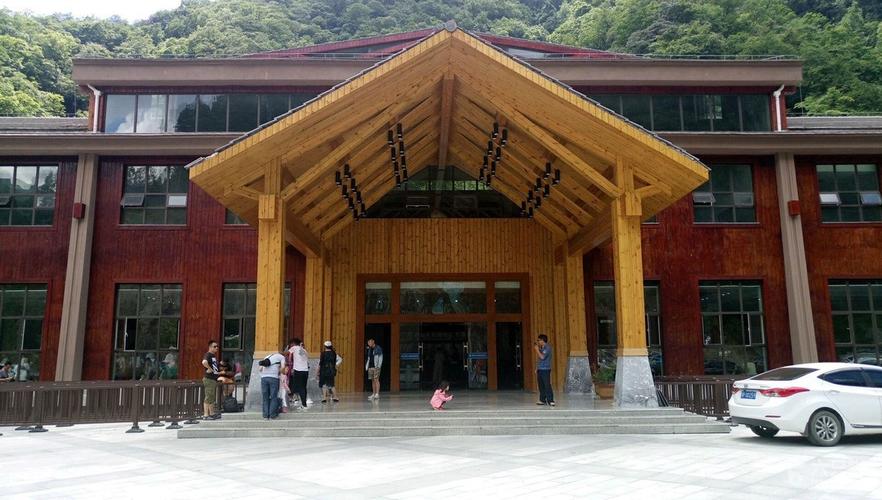 湖北神农架林区大九湖---重庆巫山县抱龙镇青石村大九湖旅游集散中心