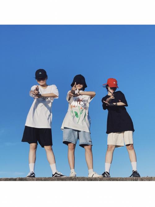 友谊|三个人拍照姿势分享95_拍照姿势_短袖_拍照姿势不重样_潮流_穿