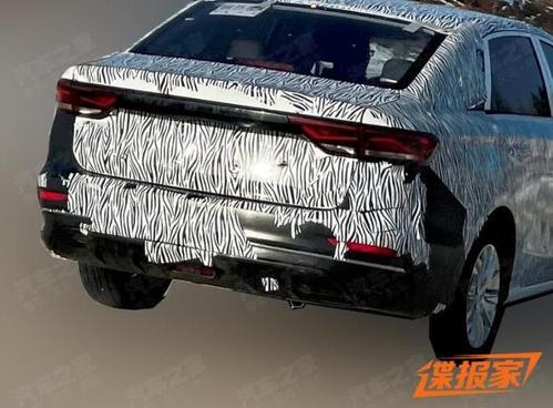 内部代号ss11吉利全新轿车路试谍照