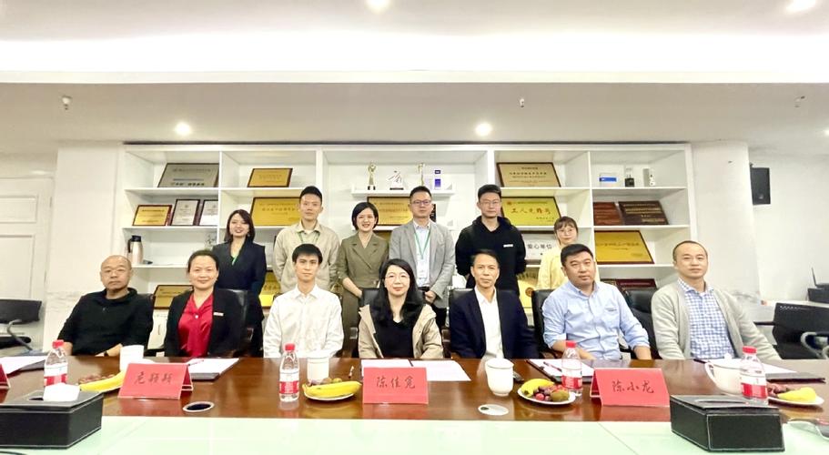 访企拓岗促就业校纪委书记林学坚带队走访相关企业