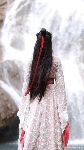 古装剧中九大女星背影,宋祖儿华丽,周迅霸气,杨颖显得