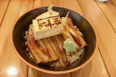 穴子鱼丼饭 - 大安区的游寿司)
