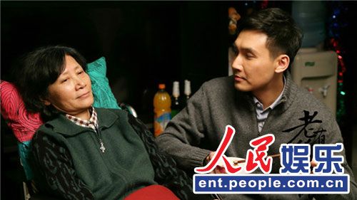 而该剧所折射出的社会话题点依旧持续发酵,从"啃老族"到"老迫嗣裢