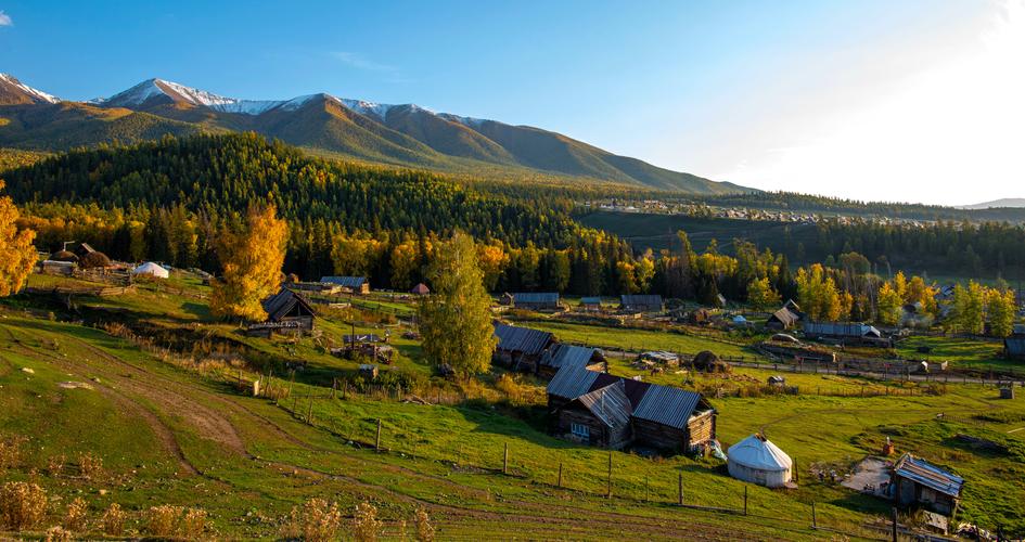 其它 镜头下的边陲小镇--白哈巴 写美篇  白哈巴隶属于新疆阿勒泰市