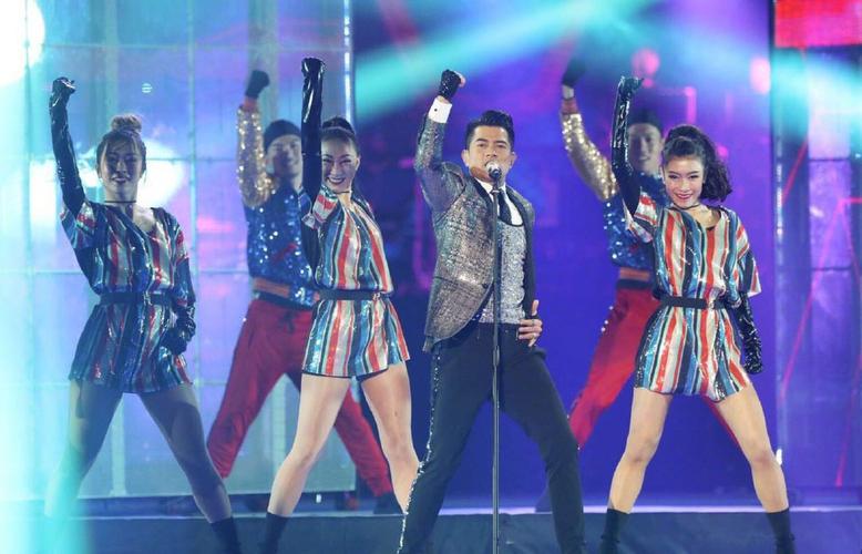 郭富城东方卫视跨年演唱会劲歌热舞图片