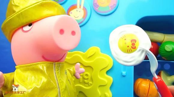 吃了好多饼干和蛋糕,小猪佩奇吃的饱饱的!