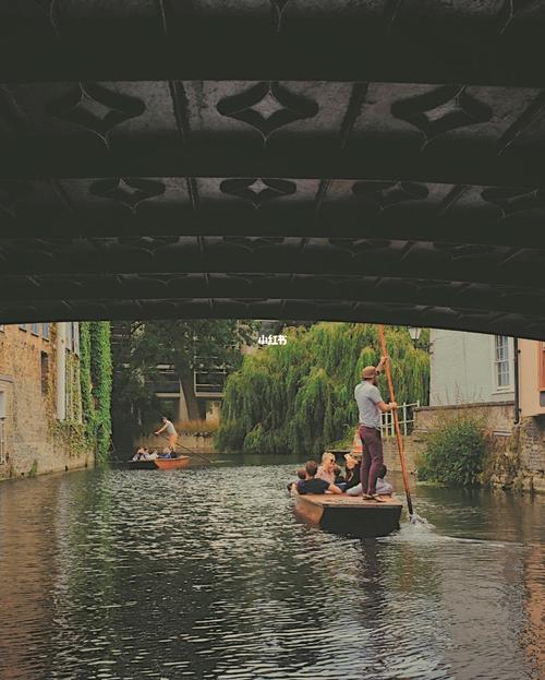 一定要坐一次剑桥的punting_街头_疫情_旅行_留学生_出行_人文风光