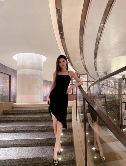 浙江卫视美女主持人费费