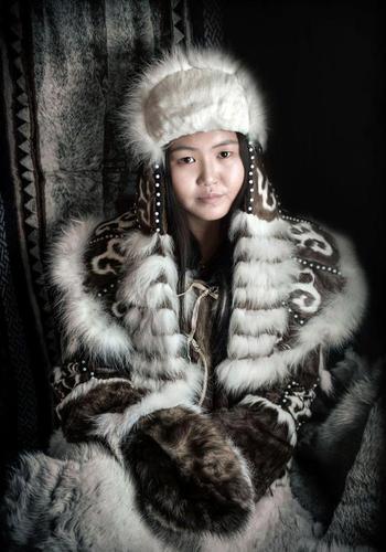 西伯利亚旅行4万公里终于拍到了原住民