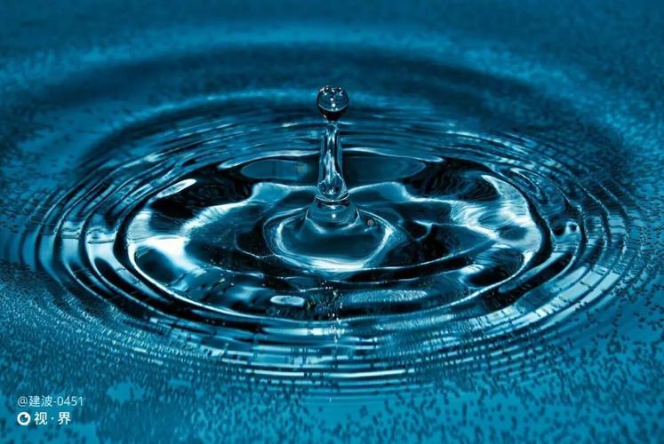 水的形态各异, 也代表着各种情绪的述说.