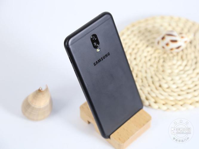 黑色三星c7100(galaxy c8 64gb)手机整体外观图片大图