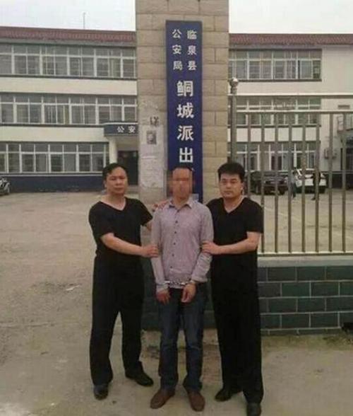 看这盗贼多猖狂!