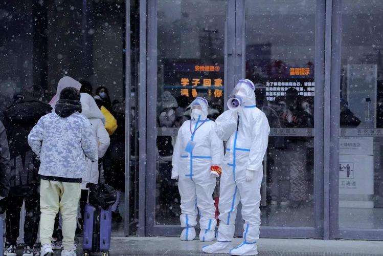 一组照片让我们见证西安疫情下的爱与担当