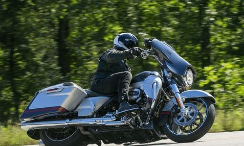 摩友的不二选择2019款哈雷戴维森cvo大道滑翔赏析