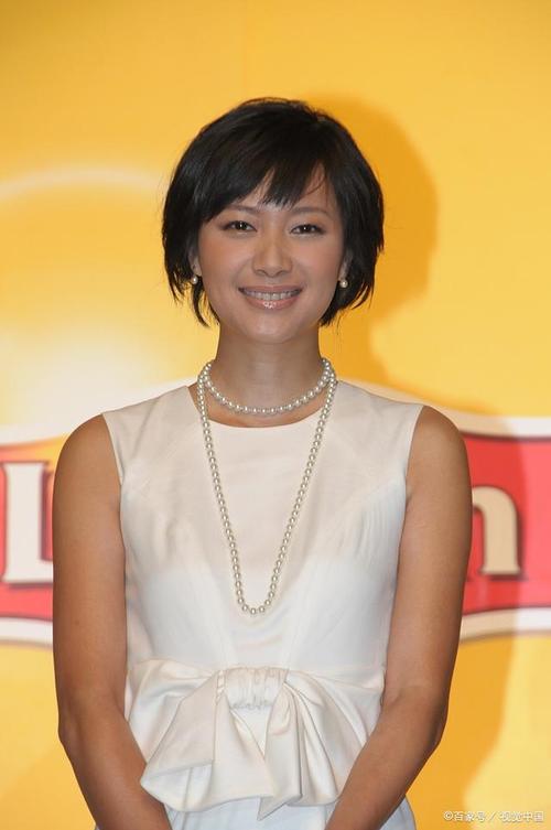 于正将她捧红,徐静蕾带她闯荡大银幕,她被称为最美素颜女神