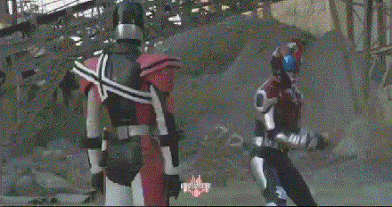 为什么decade会在假面骑士时王甲斗篇再次出现连接一切破坏一切