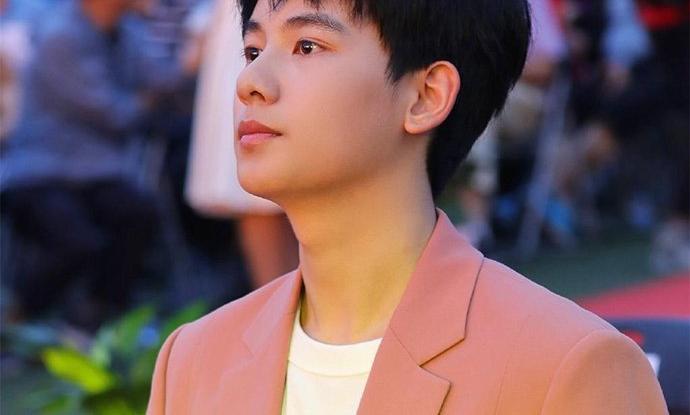 起底胡先煦家境如何 胡先煦为什么资源这么好-明星-福州便民网