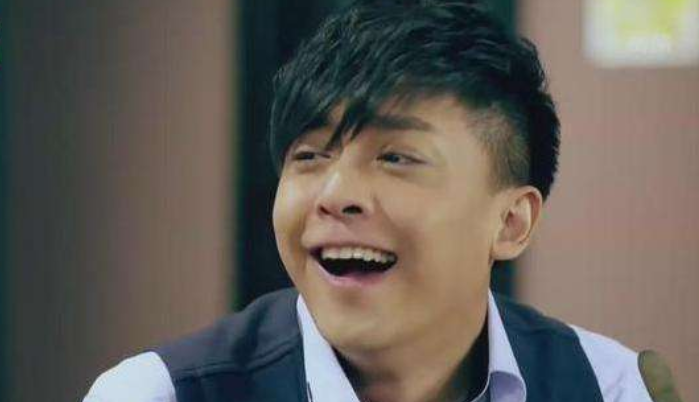 《爱情公寓》原来是一部炫富剧,"倒霉蛋"张伟才是隐形的土豪