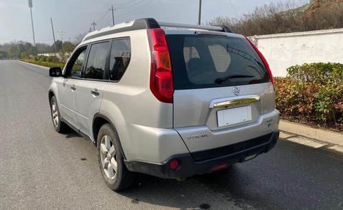 日产 奇骏 2010款 2.5l cvt旗舰版 4wd