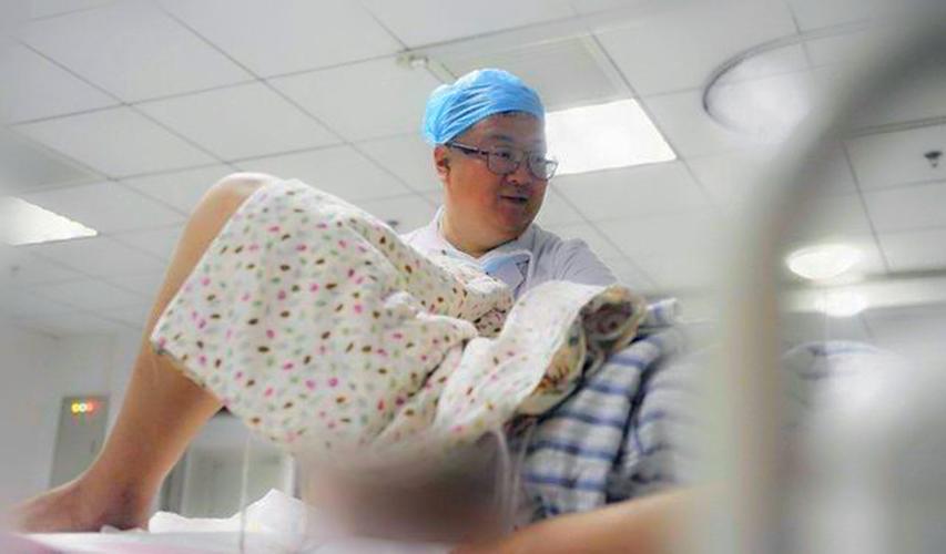 顺产要经历多少"无尊严"时刻?实拍图带你探索顺产现场,很真实