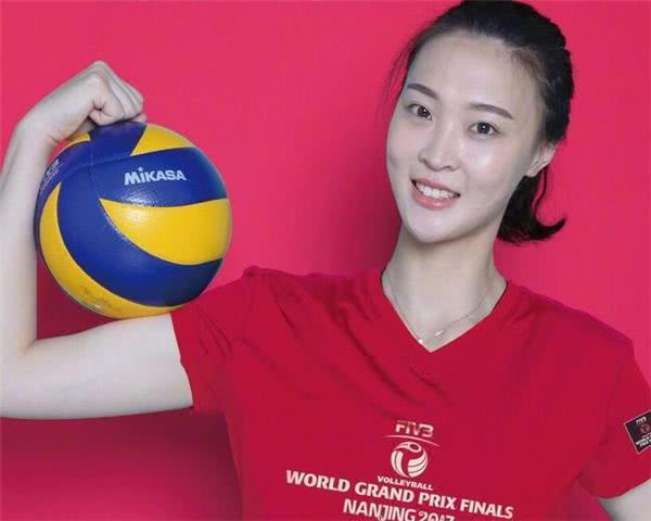 中国女排惠若琪,身高1米92总算穿裙子了,网友:伤不起!