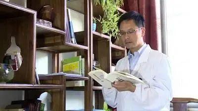 李琦,1971年生,上海中医药大学首席教授,硕博士导师,上海中医药大学