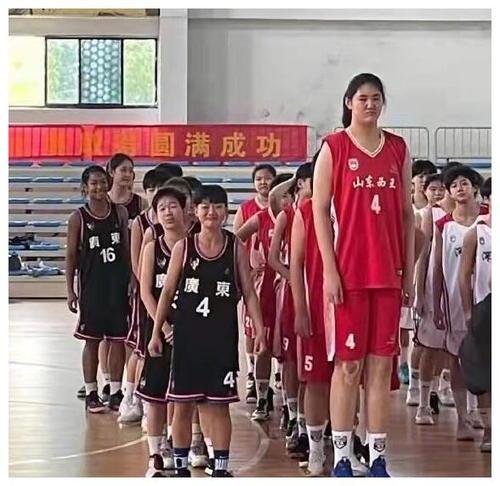 26米张子宇统治视频!美球迷酸了:中国刻意制造出来