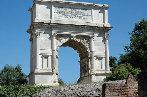 罗马共和时期的凯旋门建立不多,到了帝国时期