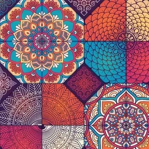 波西米亚布艺花纹因为少数民族的工艺饰品中存在大量的配色技巧,可以