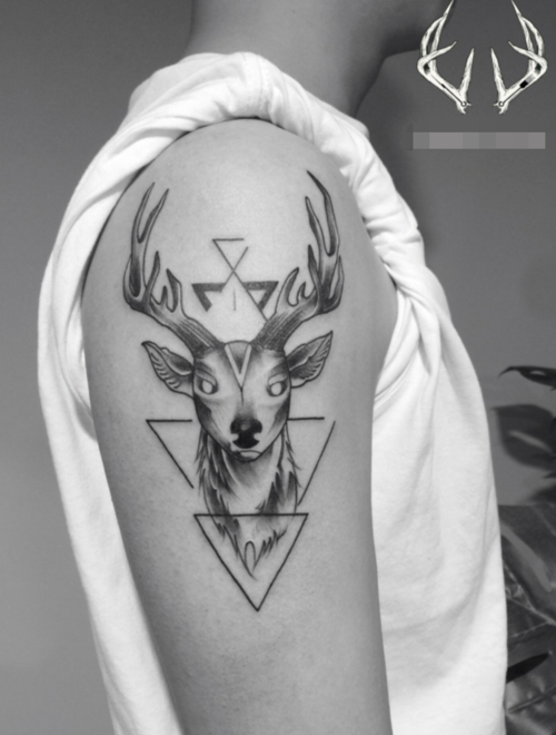 2020鹿纹身图案大全男鹿头纹身的寓意