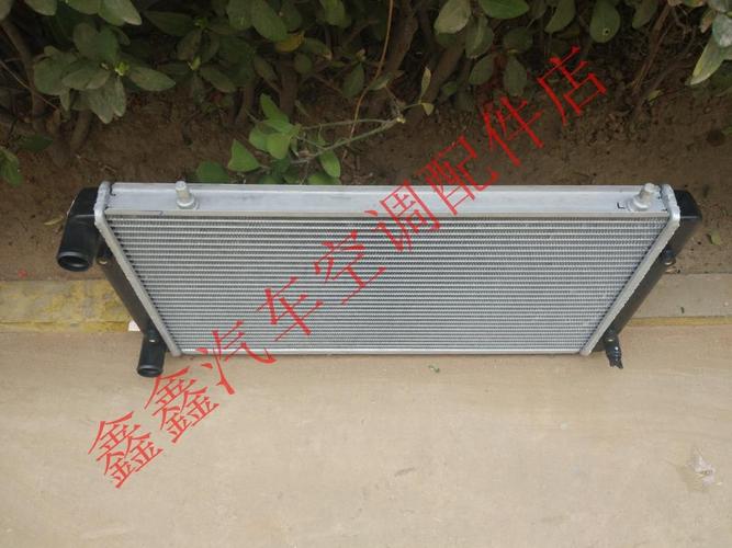 川汽野马水箱 野马f10水箱 f10水箱散热器带加水口野马水箱总成