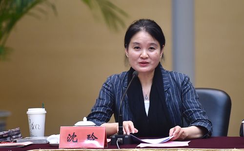 (新华日报社党委委员,扬子晚报总编辑,高级记者王文坚)(著名诗人,江苏